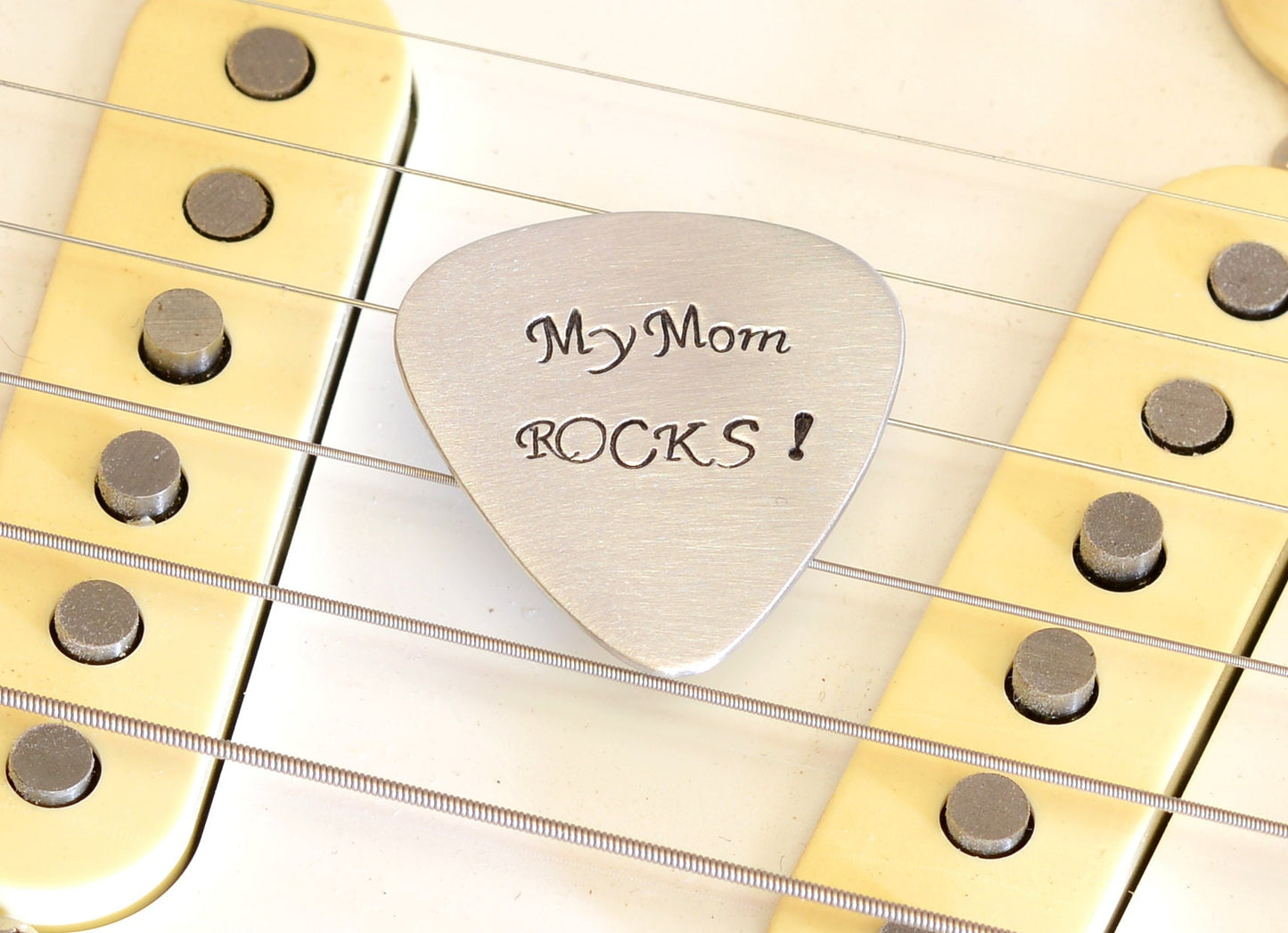 Aluminum Guitar Pick with My Mom Rocks