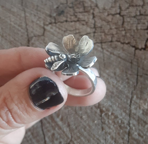 Flower and bee on sterling silver ring