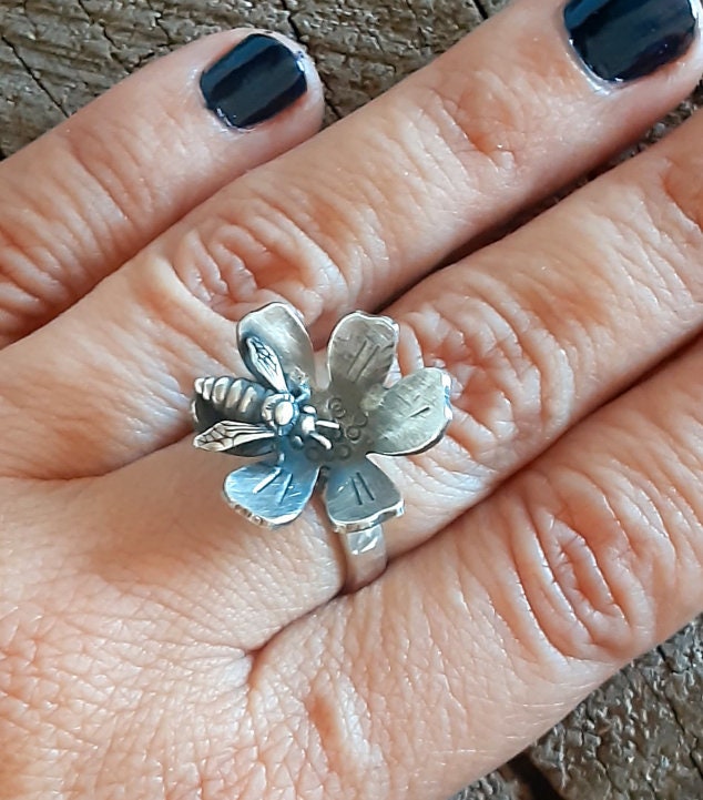 Flower and bee on sterling silver ring