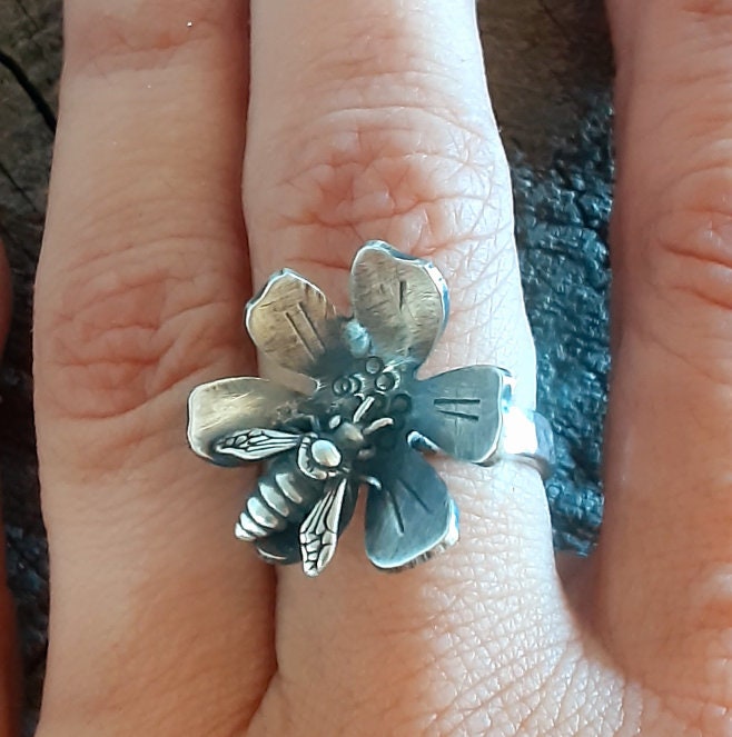 Flower and bee on sterling silver ring