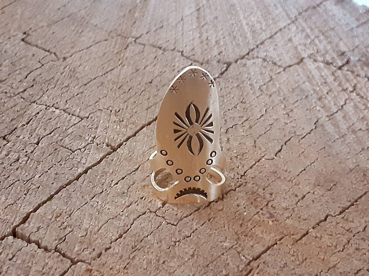 Brass finger pick for banjo ukulele and guitar