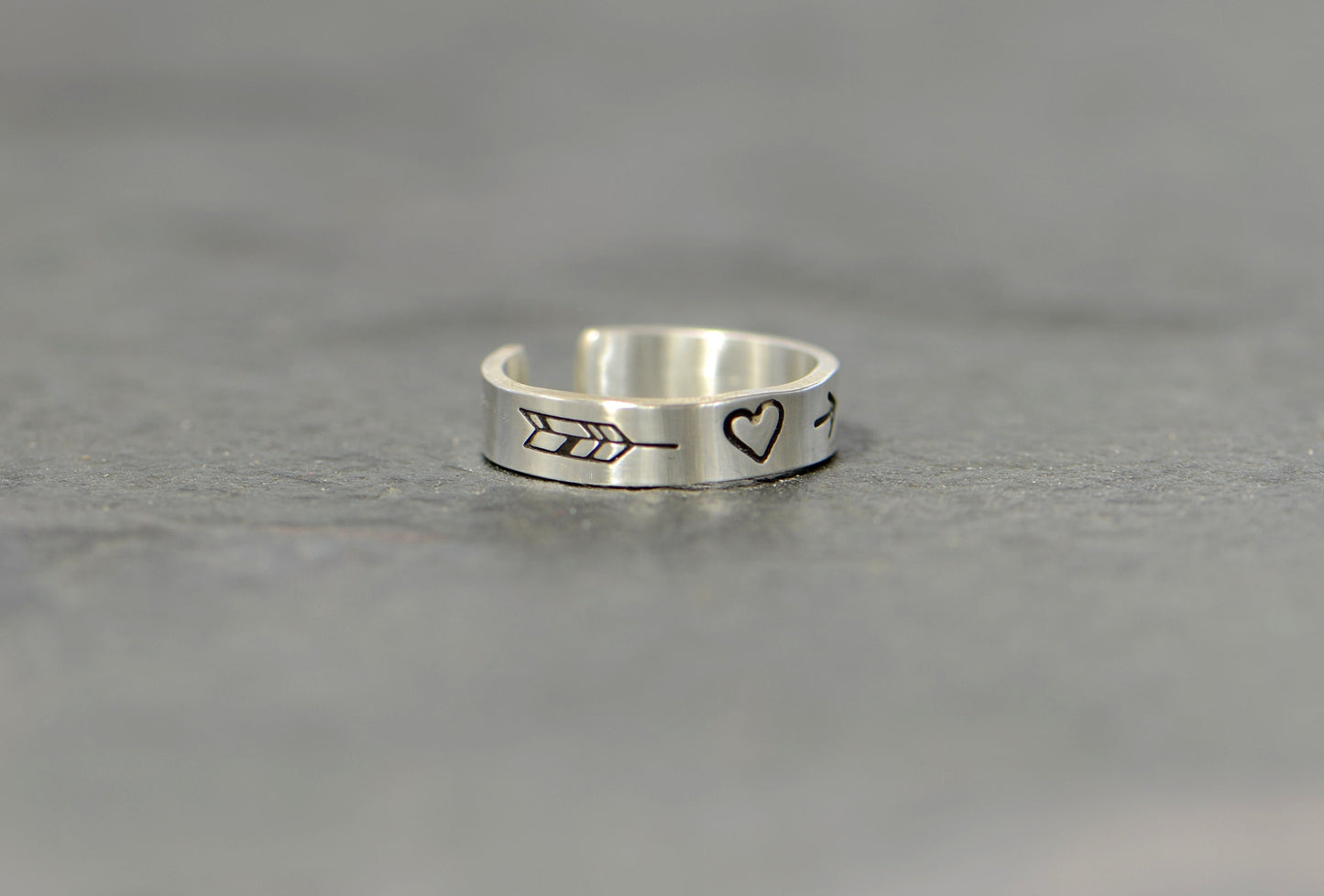 Arrow and heart sterling silver toe ring