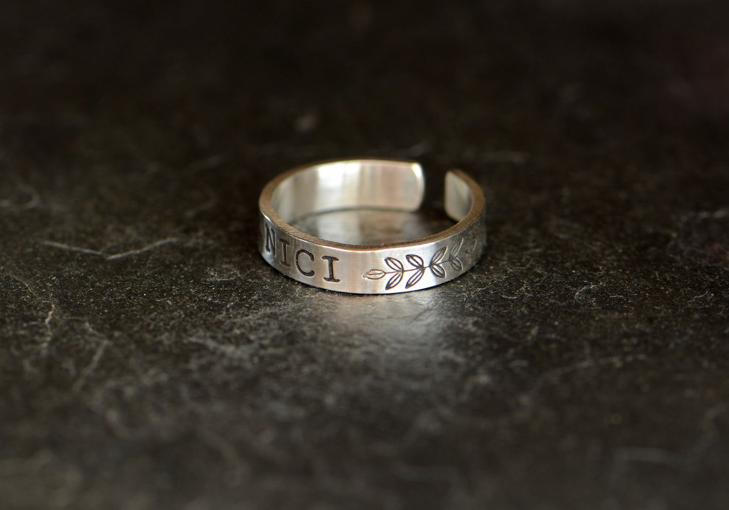 Personalized sterling silver name toe ring with leaf design
