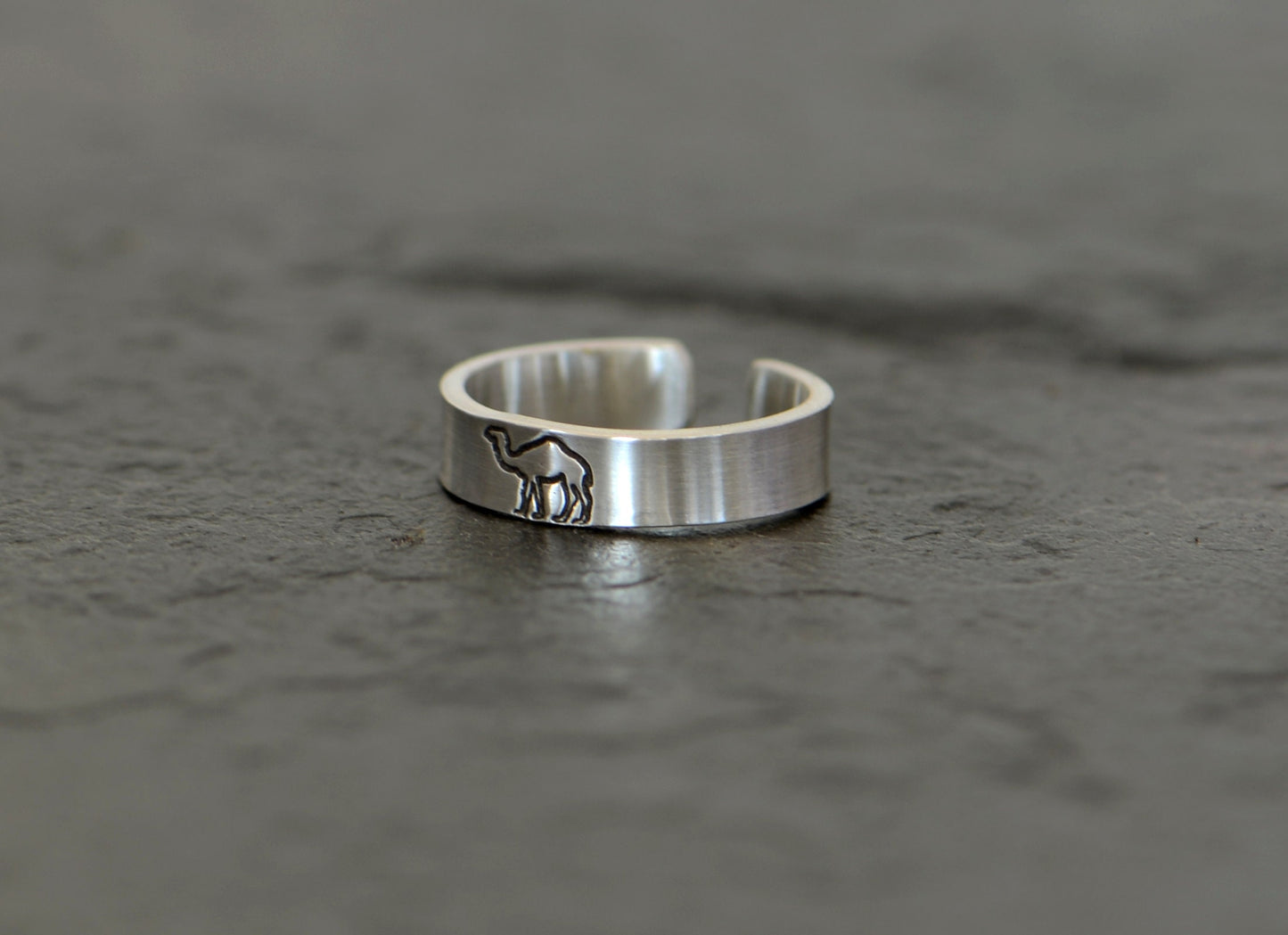Sterling silver camel toe ring