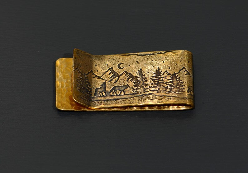 Bronze money clip with wolves