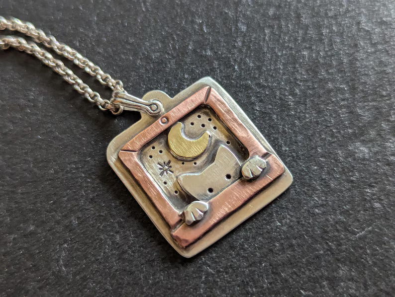Peekaboo cat necklace - mixed metal - handmade