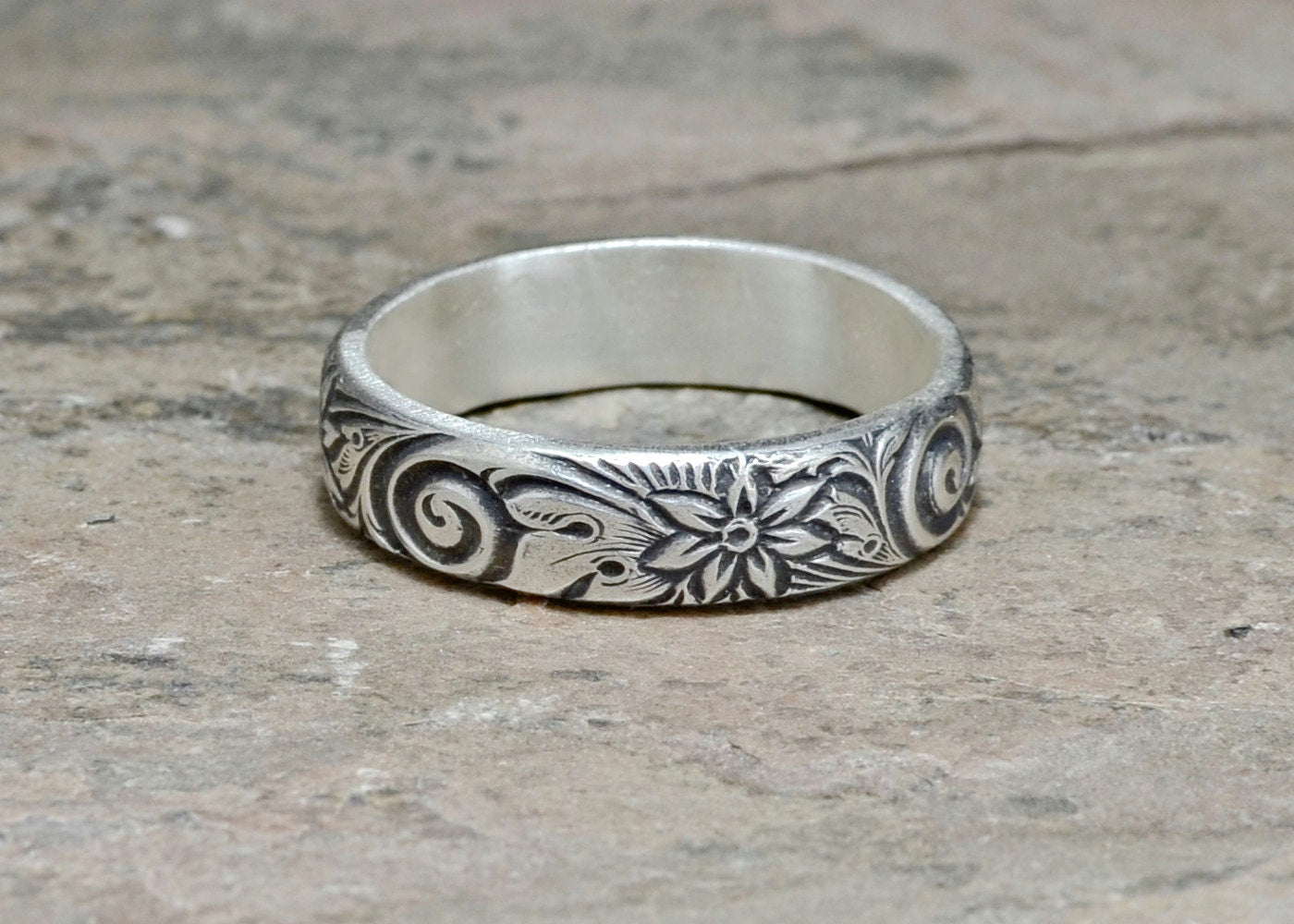 Sterling silver flower ring - band ring - silver flowers -