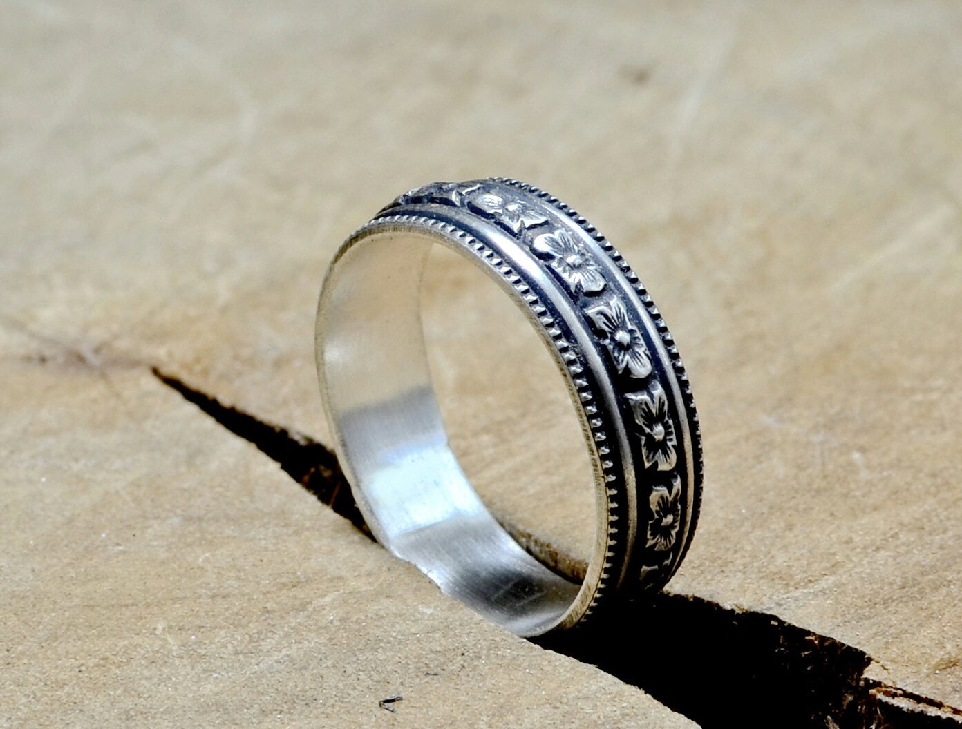 Hibiscus Flower Patterned Sterling Silver Ring with dark Patina