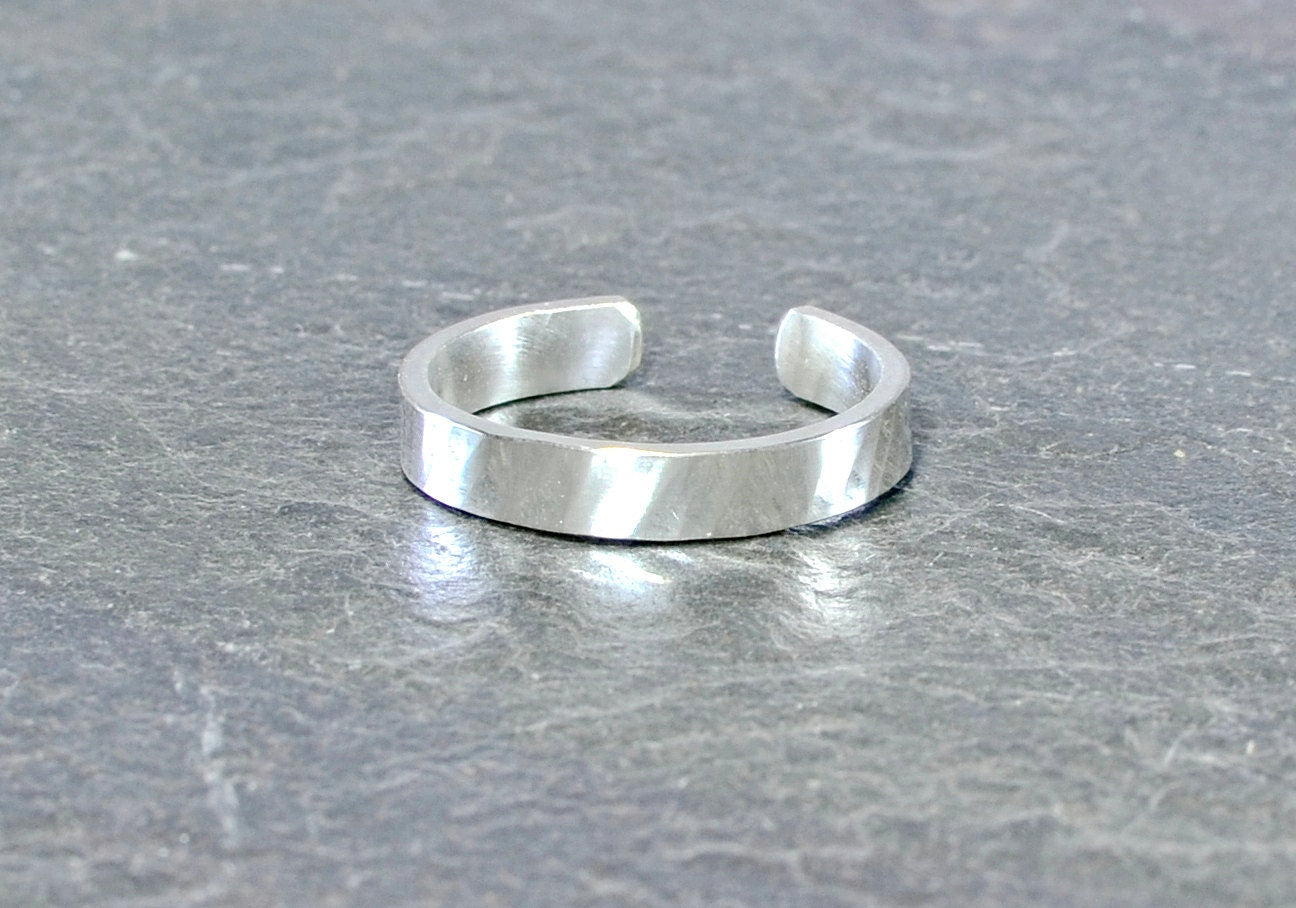 Sterling silver toe ring with hammered texture