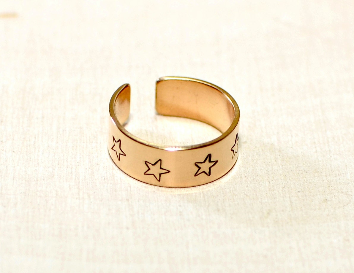 Bronze toe ring for the stars