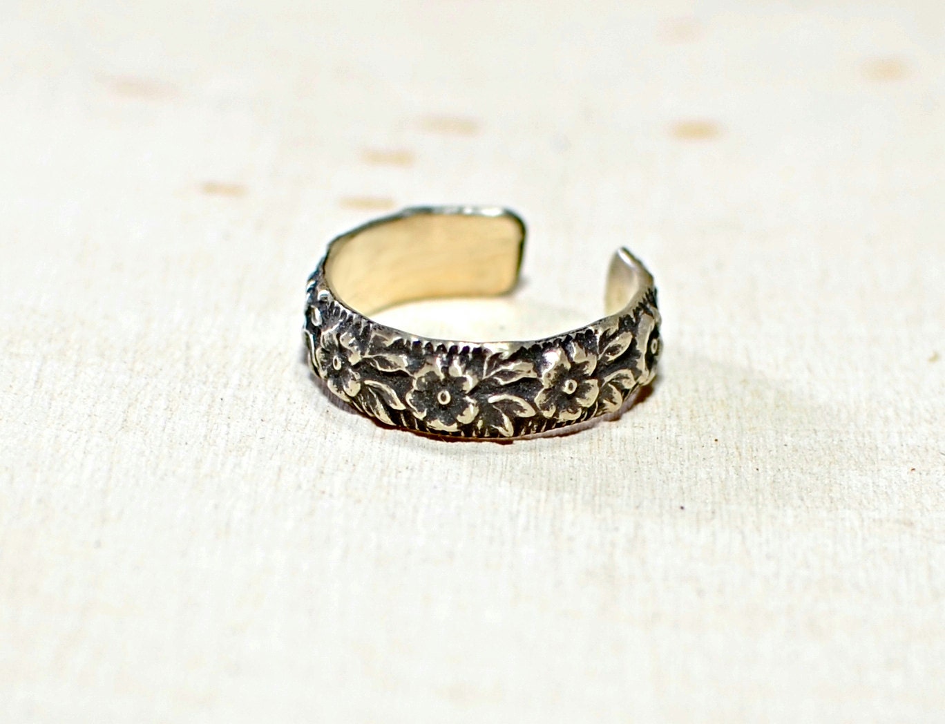 Sterling Silver Toe Ring with Floral Design
