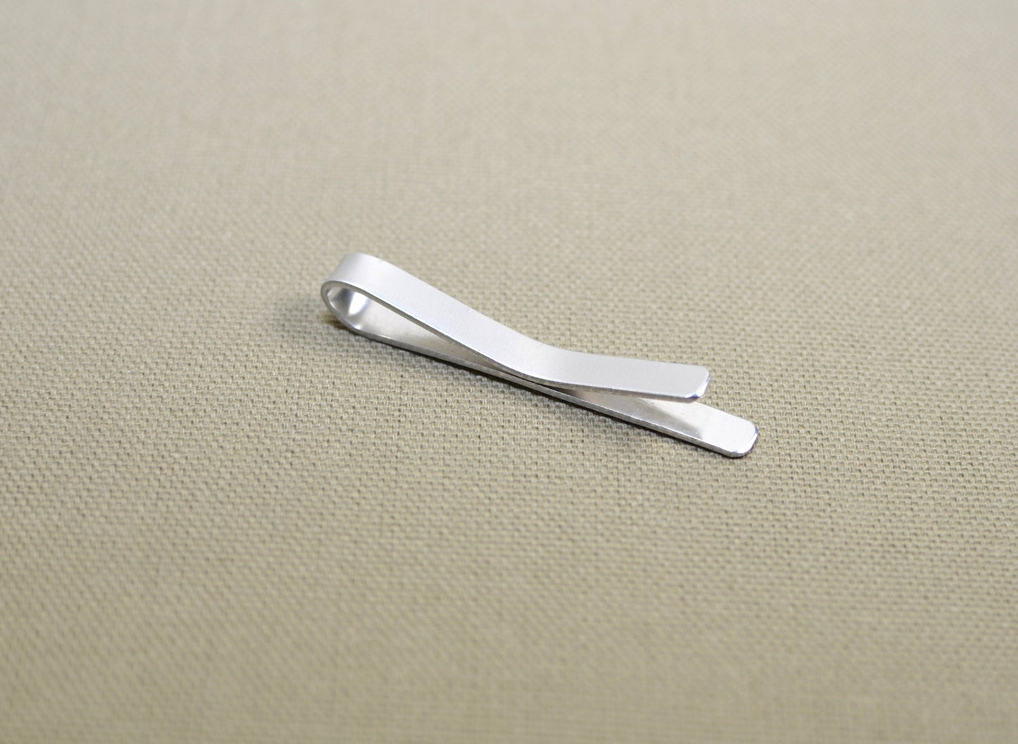 Dad tie bar in aluminum for you to personalize