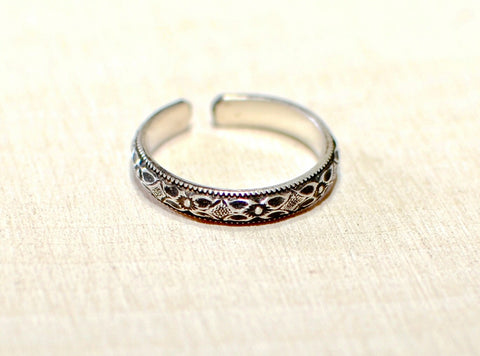 Sterling Silver Geometric Toe Ring with antique patina, NiciArt 