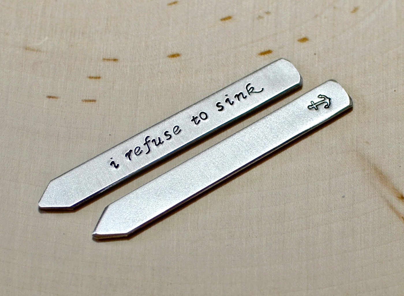 Refuse to sink collar stays in aluminum
