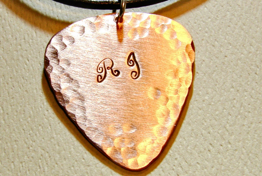 Copper guitar pick necklace with personalized initials and hammered texture for an artistic touch - NL484