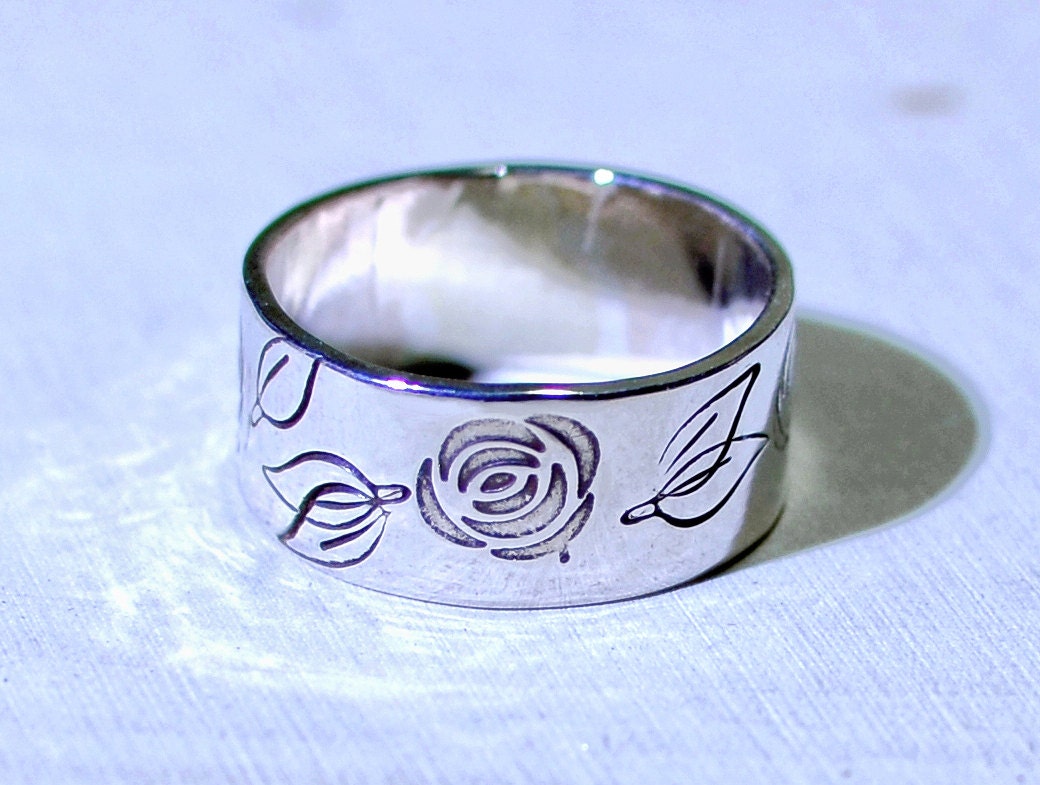 Rose theme fitted sterling silver ring