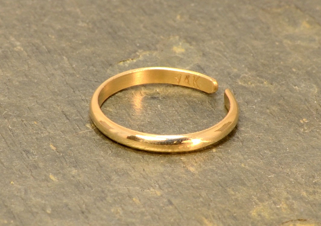 Dainty 14/20 Gold Filled Toe Ring with Half Round Design and Polished Finish