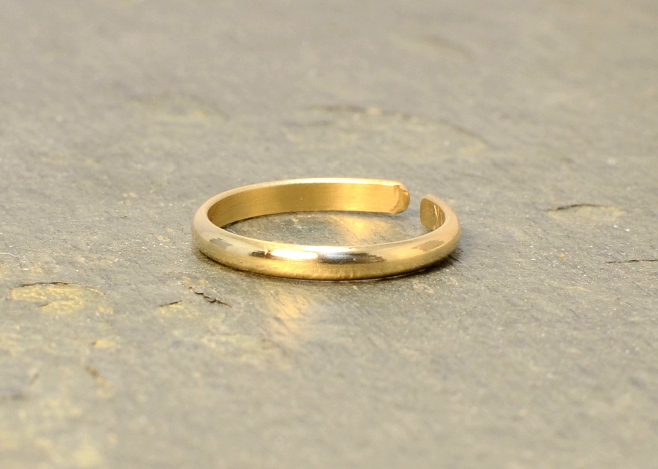 Dainty 14/20 Gold Filled Toe Ring with Half Round Design and Polished Finish