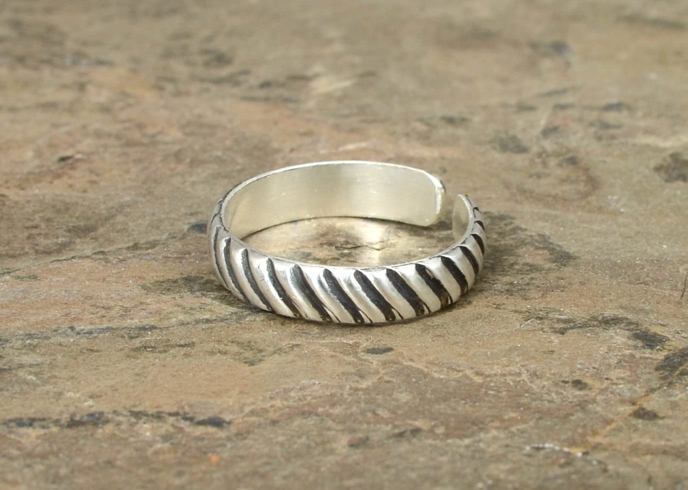 Grooved Sterling Silver Toe Ring with Dark Patina