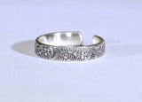 Botanical Patterned Sterling Silver Toe Ring with Patina and Leaf Design, NiciArt 