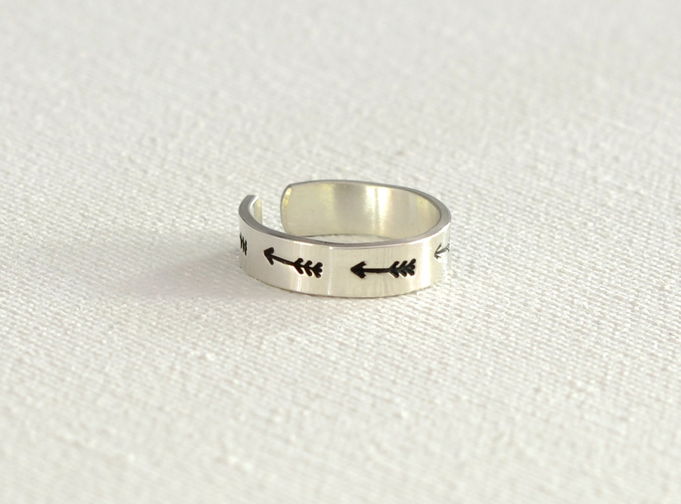 Sterling silver toe ring with an arrow