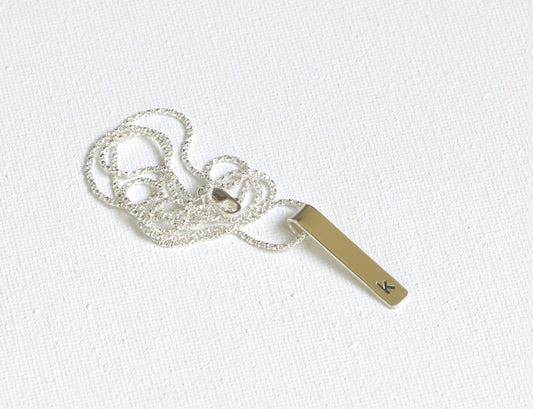 Dainty Tag personalized necklace in sterling silver
