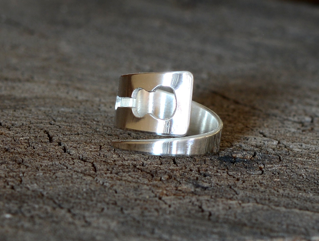 Guitar sterling silver adjustable bypass style wrap ring