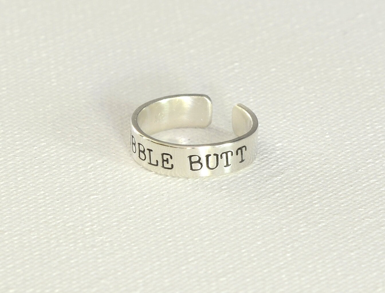 Sterling Silver Toe Ring - hand stamped with bubble butt