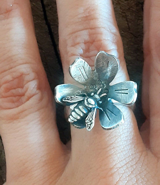 Flower and bee on sterling silver ring