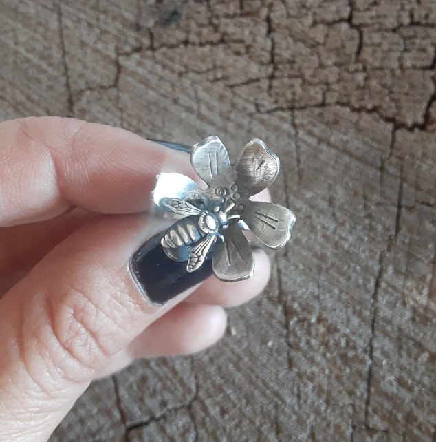 Flower and bee on sterling silver ring