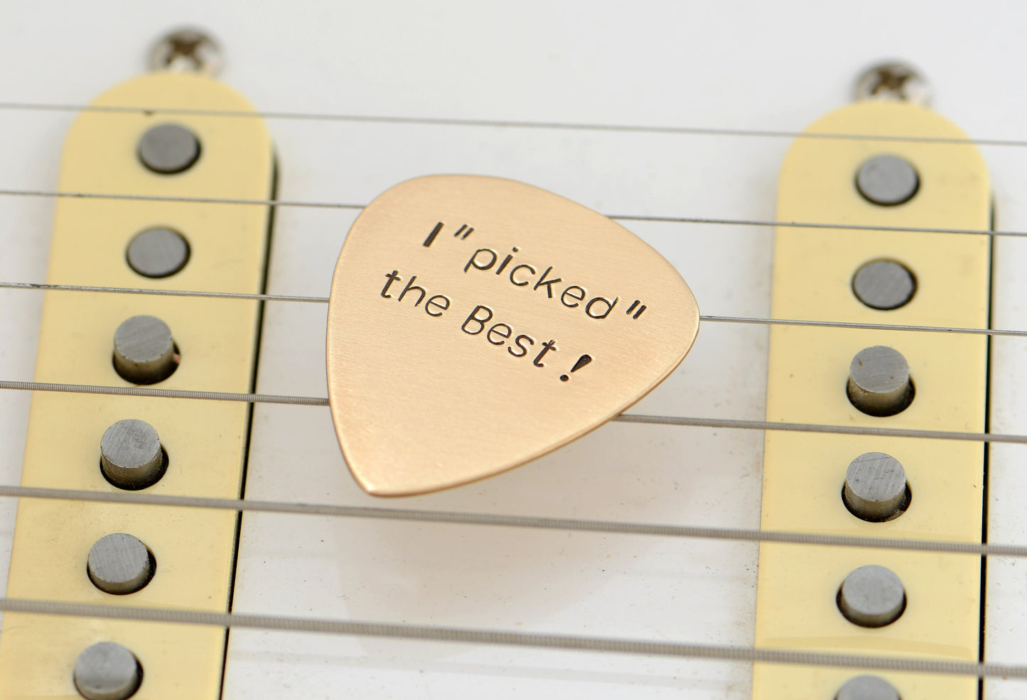 "I picked the best" guitar pick in bronze - playable