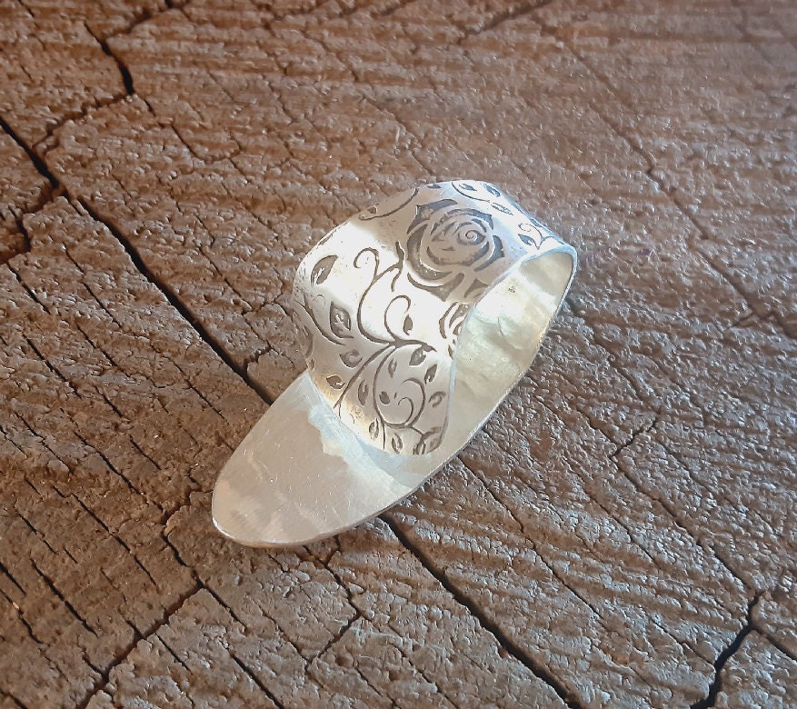 Sterling silver thumb guitar pick with roses for guitar ukulele or banjo