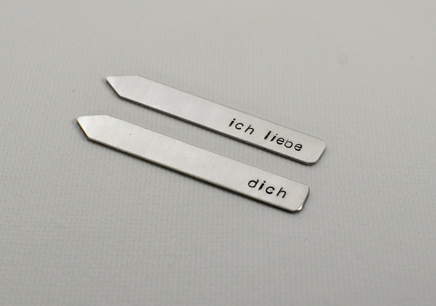 Ich liebe dich sterling silver collar stays with I love you in German