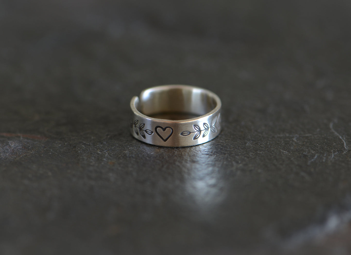 Sterling silver toe ring with leaves and hearts