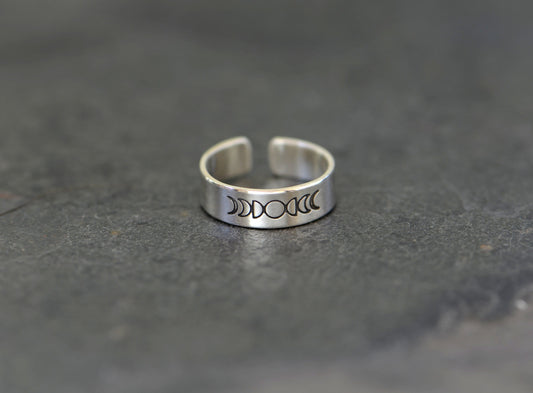 Sterling silver toe ring with moon phases - moon toe ring - silver midi ring or pinky ring - handmade - NiciArt