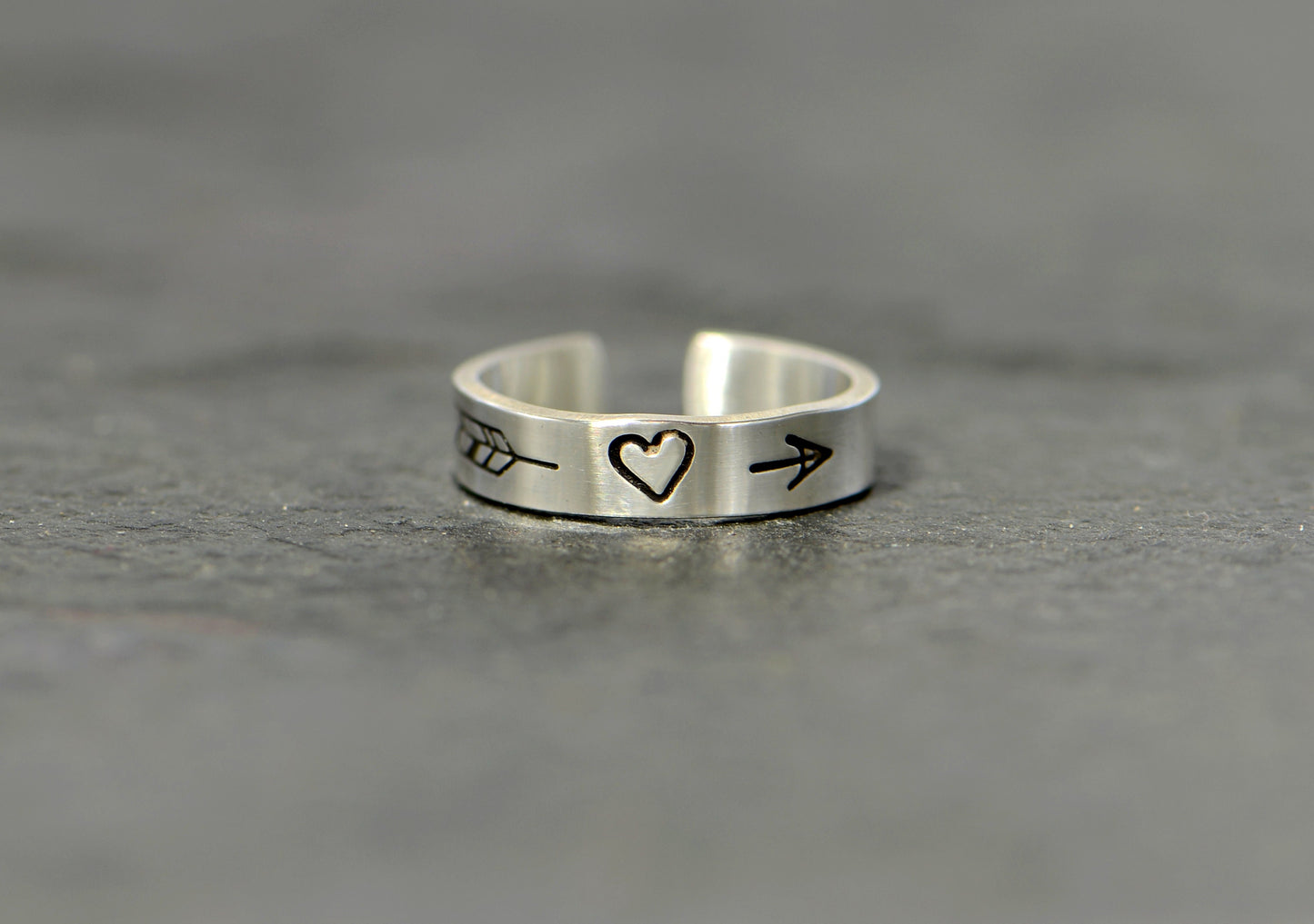Arrow and heart sterling silver toe ring