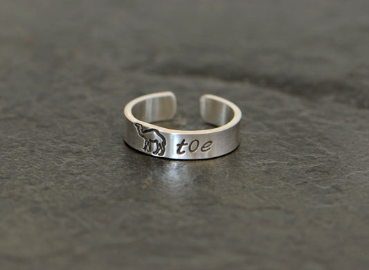 Camel toe sterling silver toe ring