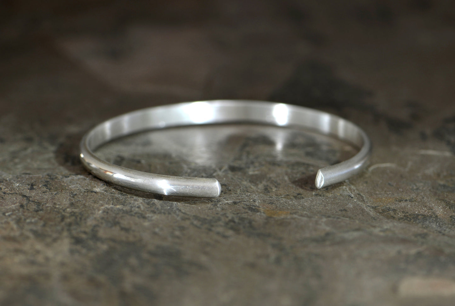 Sterling silver heart and arrow dainty stacking bracelet