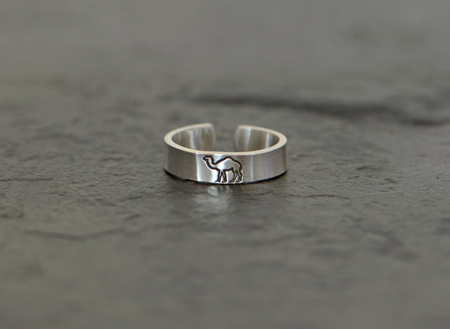 Sterling silver camel toe ring