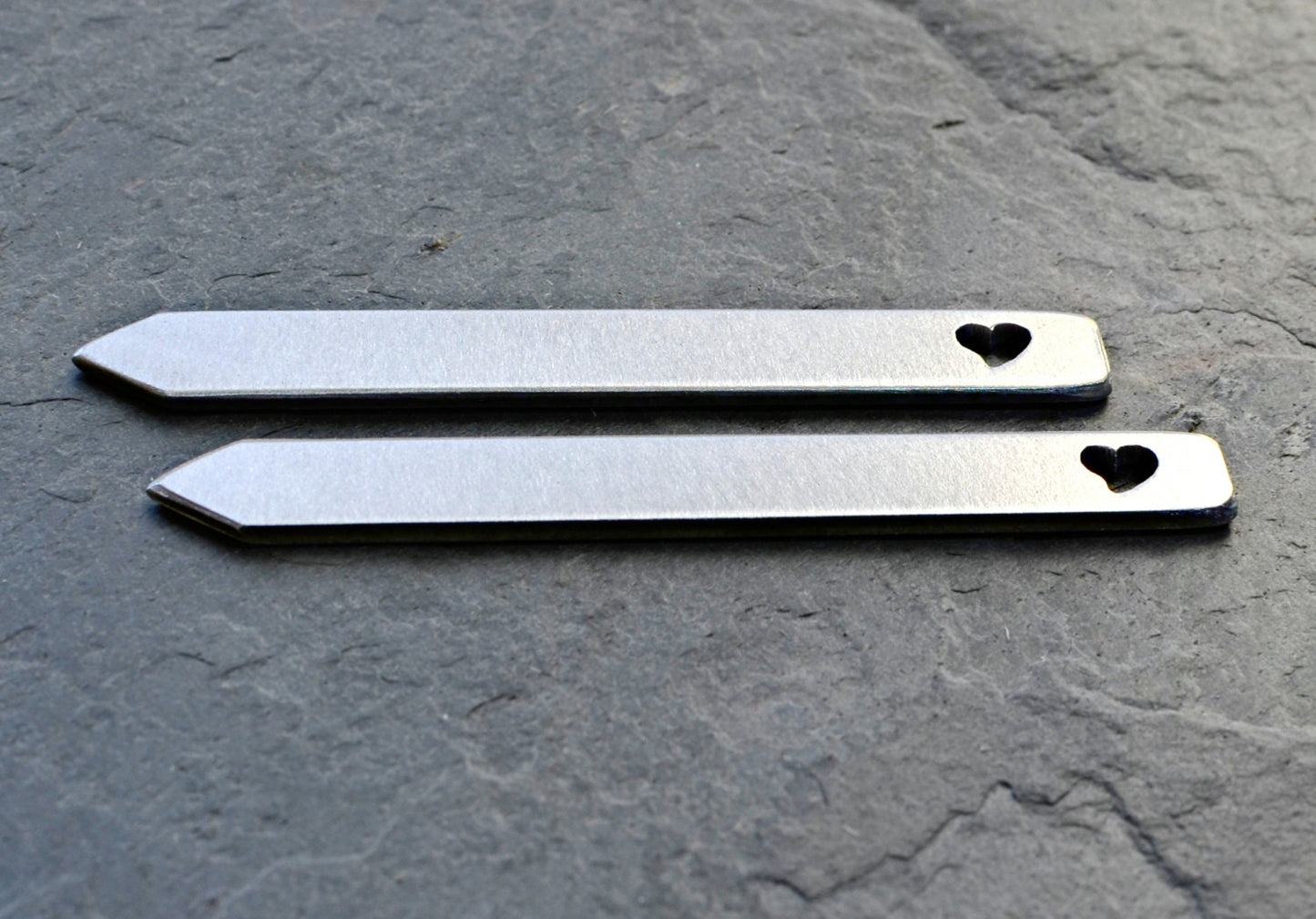 Hearts in aluminum collar stays