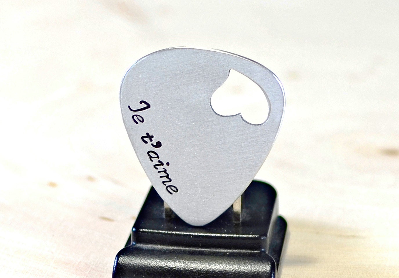 Je t'aime aluminum guitar pick with heart