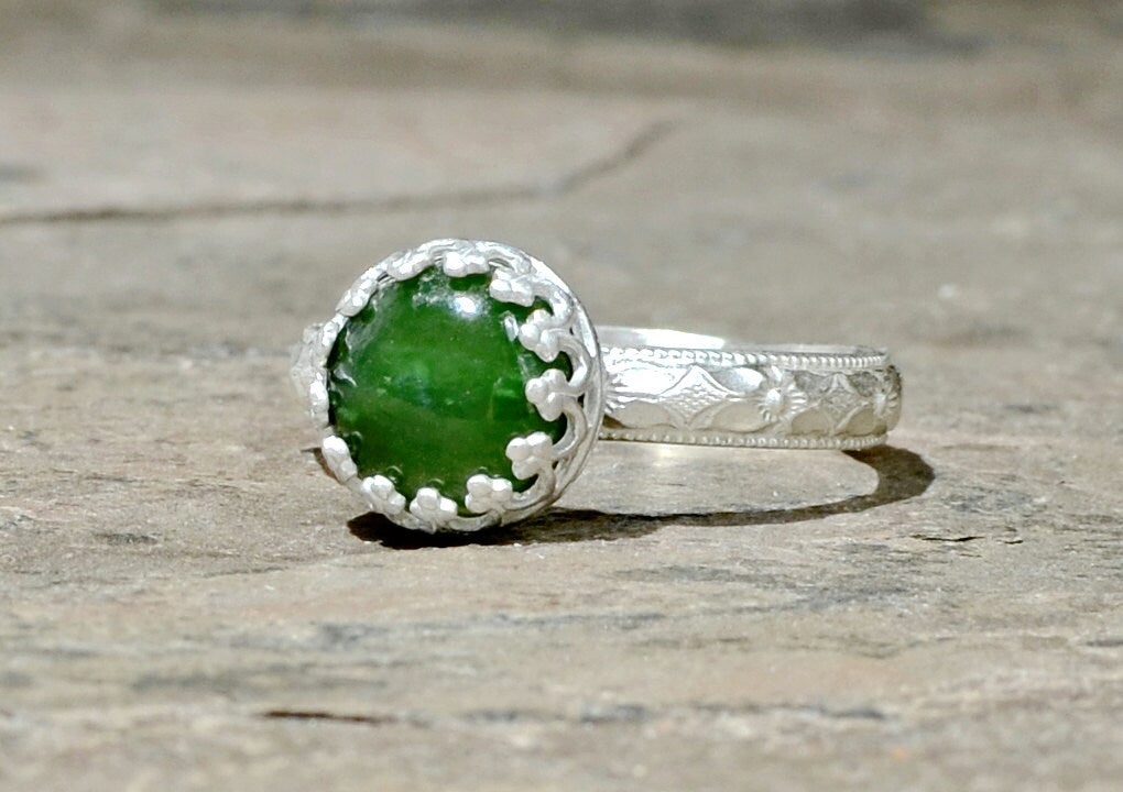 Sterling Silver Ring with Green Jade on Southwestern Patterned Shank