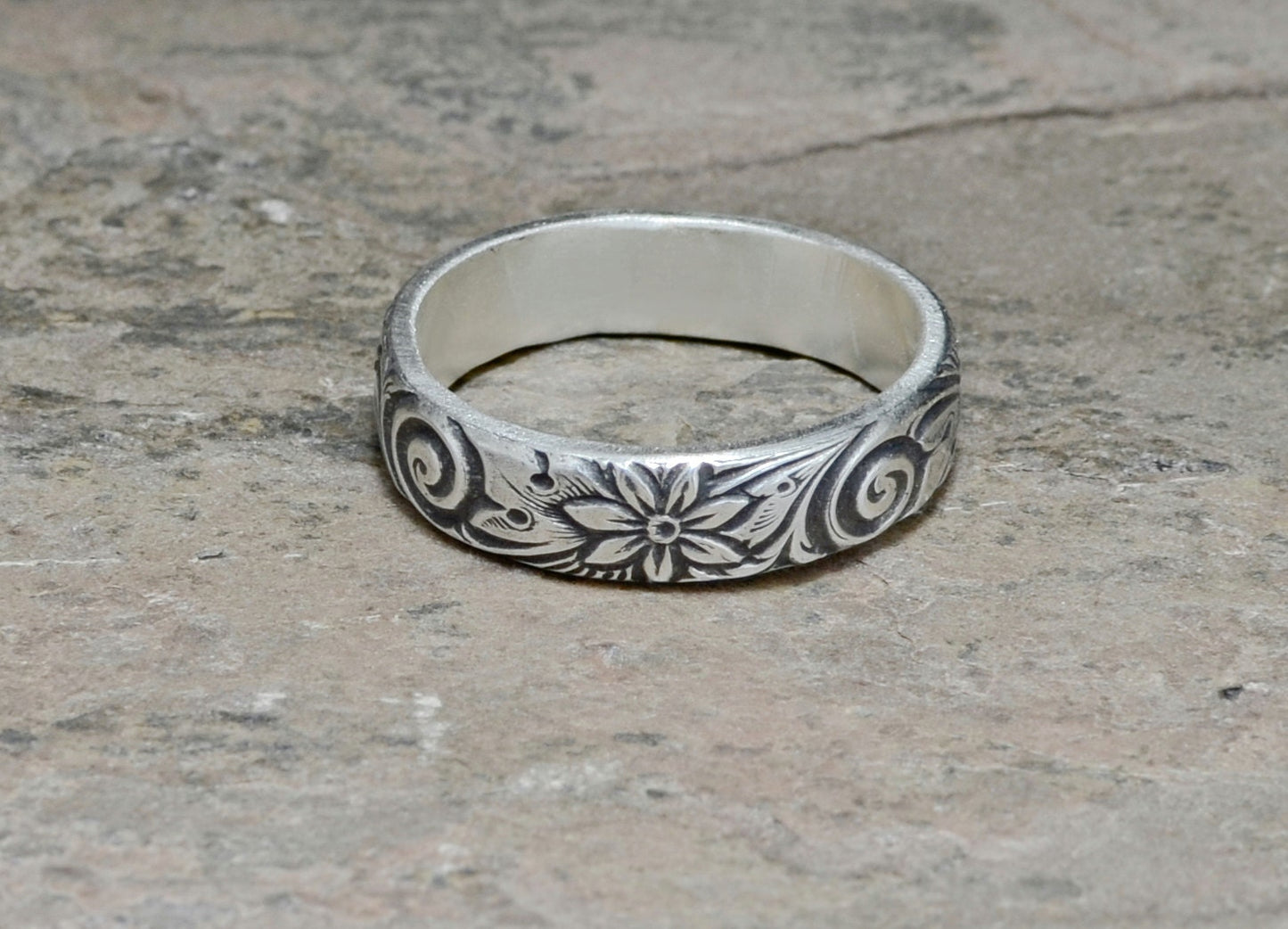 Sterling silver flower ring - band ring - silver flowers -