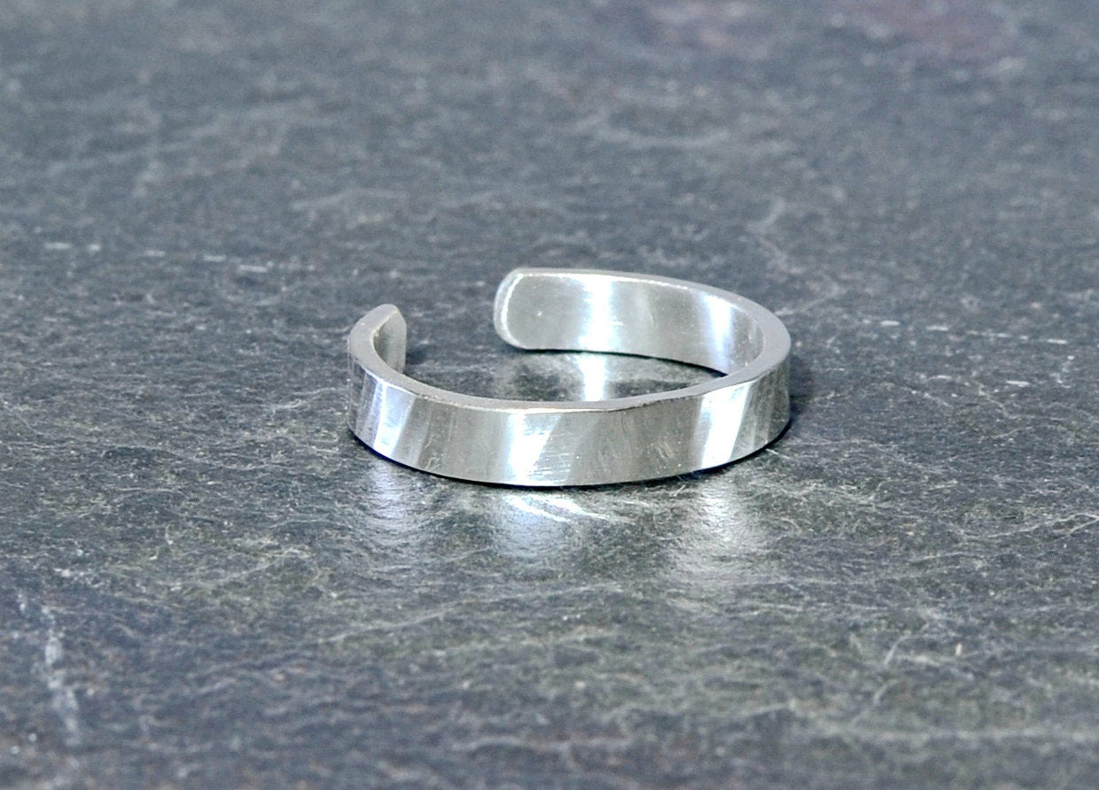 Sterling silver toe ring with hammered texture